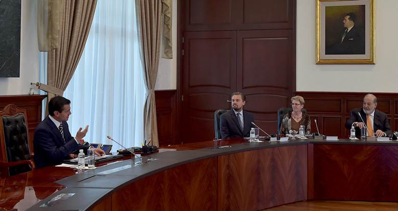 President Pena Nieto, Leonardo DiCaprio, Lorenzo Rojas-Bracho and Barbara Taylor meet in Mexico City